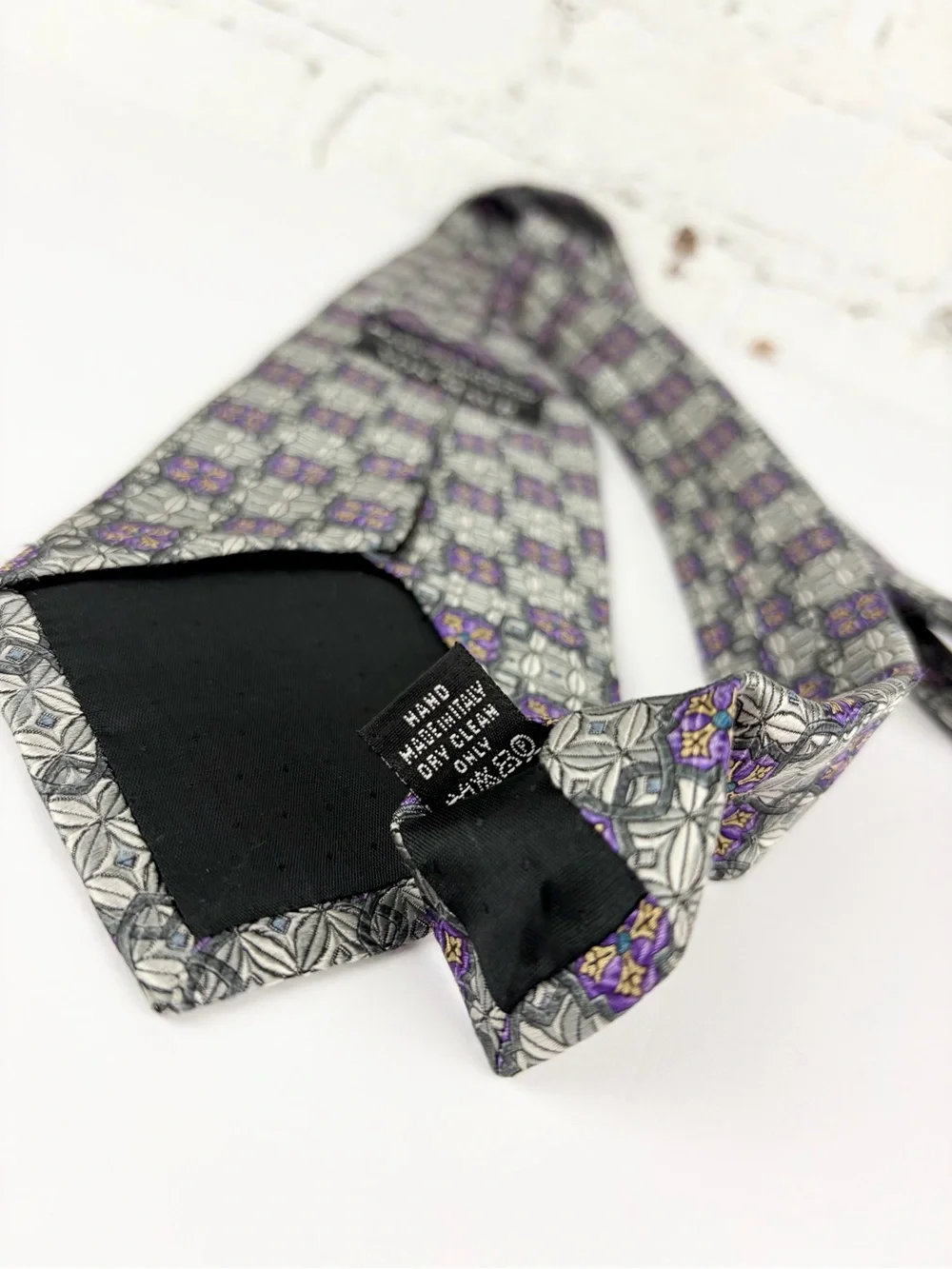 Mark Pendleton Italy Von Maur Purple Grey Polka Dot Hand Made Silk Mens Neck Tie